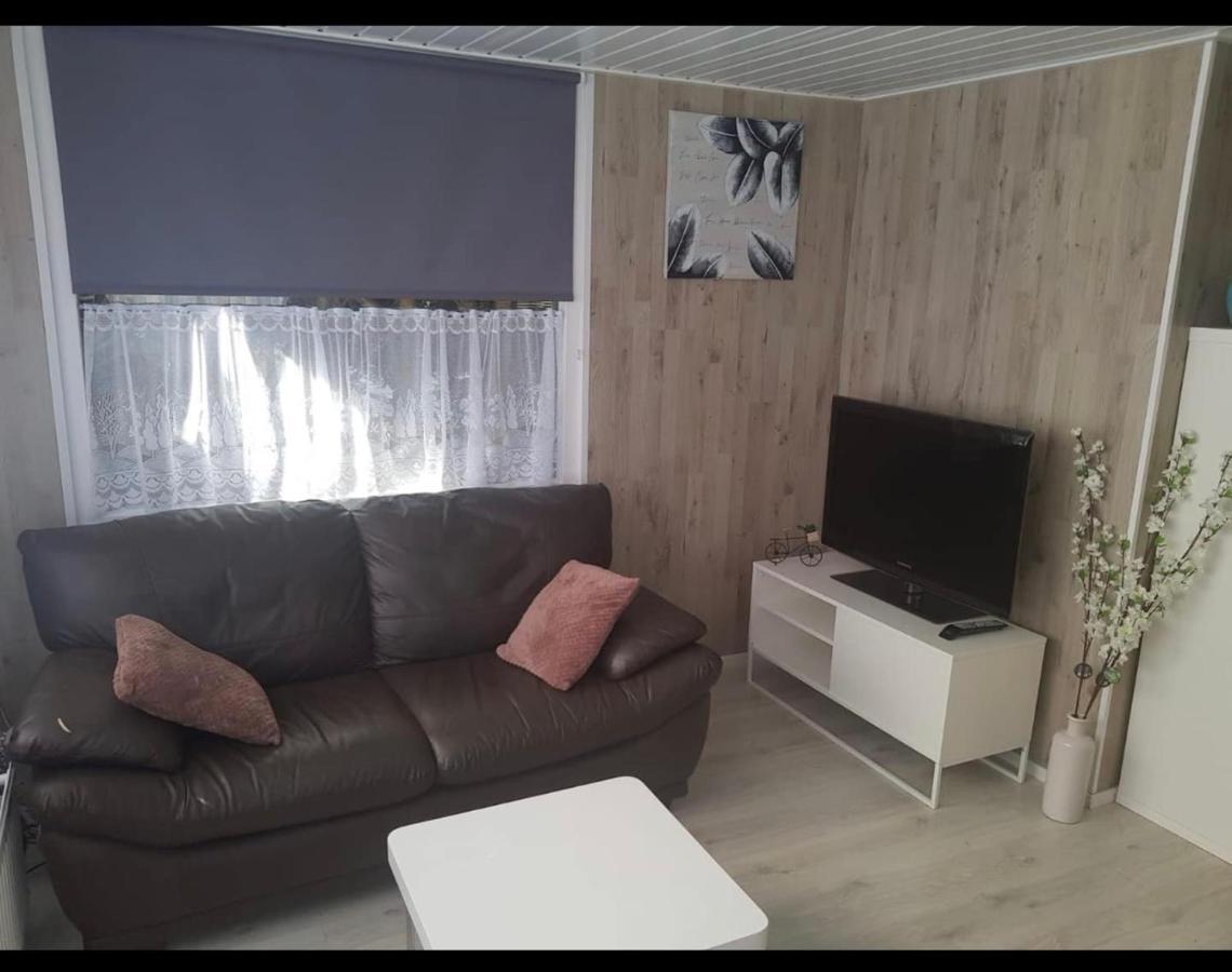 Cozy chalet in Opmeer near Amsterdam&Beach Buitenkant foto