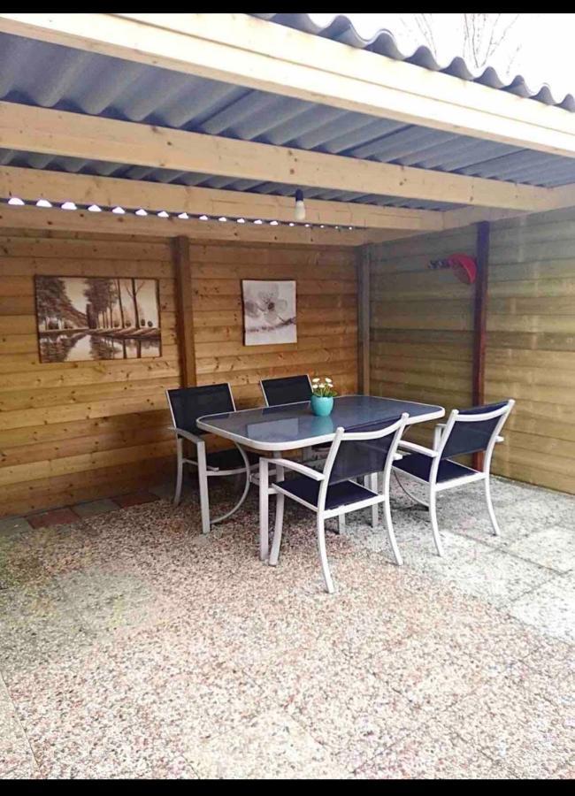 Cozy chalet in Opmeer near Amsterdam&Beach Buitenkant foto